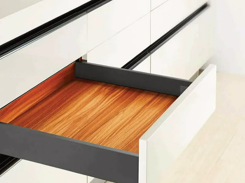 Cajón de cocina con paredes metálicas y cierre suave, Ducasse Línea Mobile